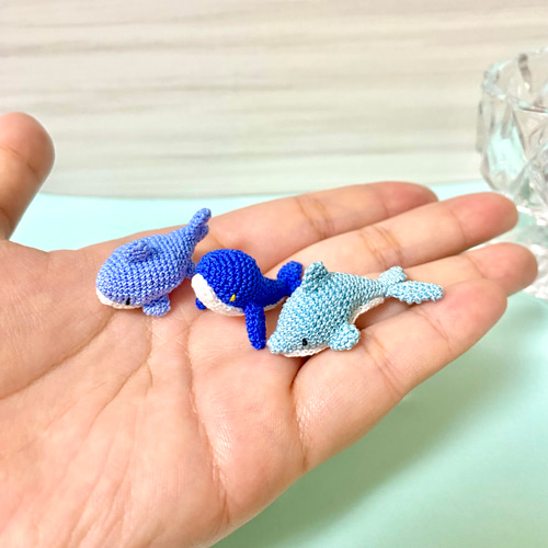 ハンドメイド　夏　編みぐるみ　インテリア　置物　海の生き物　イルカ かぎ針編みのイルカ、手作りのあみぐるみ - Etsy 日本