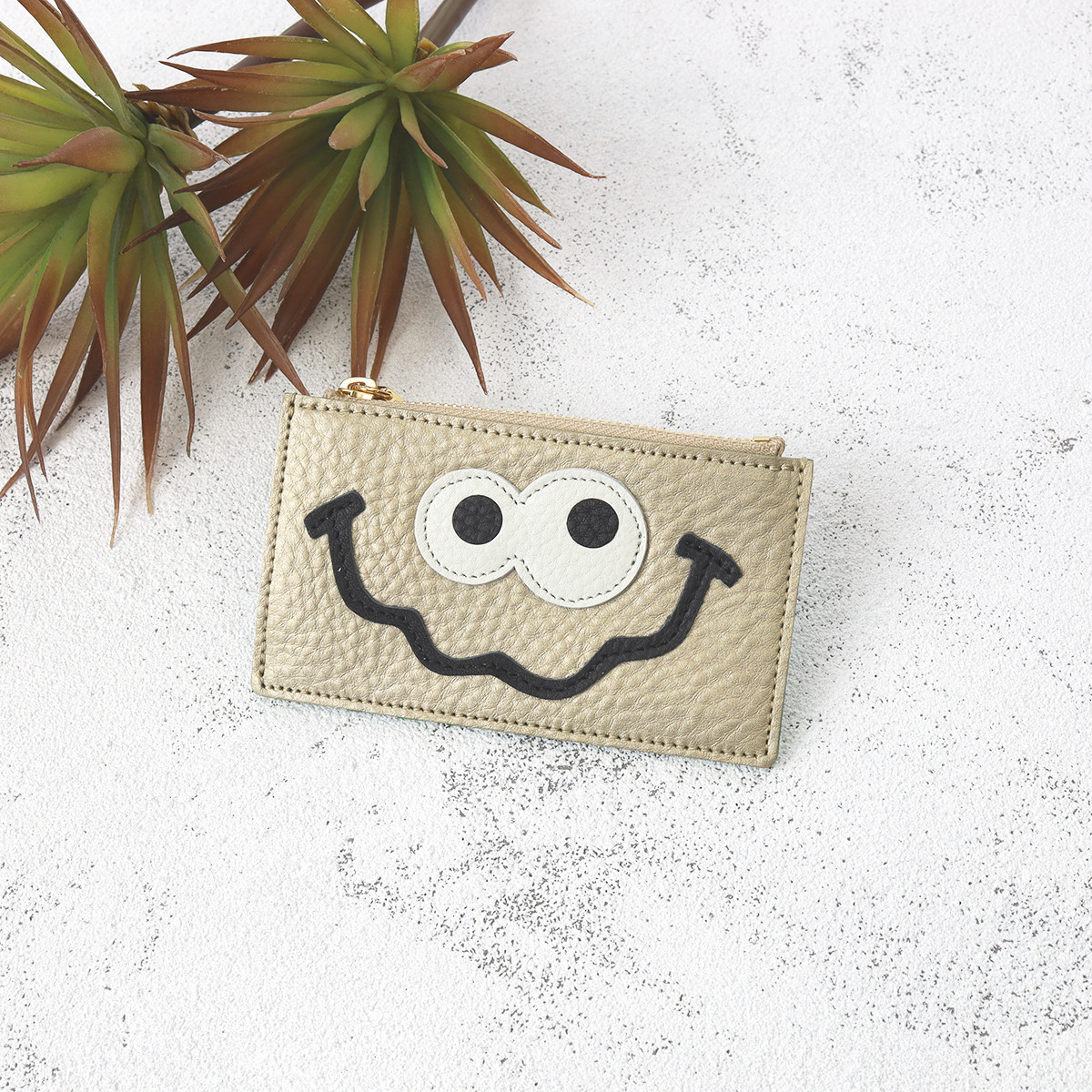 【シャンパンゴールド】思わず誰かに見せたくなる/身軽に時短決済♪最軽量のスマート財布/フラグメントケース【キョロメ】