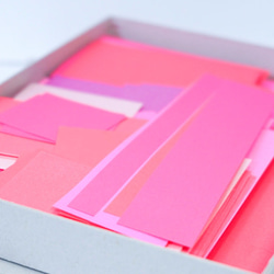 【紙の詰め合わせ】ハコノカケラ　ピンク　紙の端材・端切れ 1枚目の画像