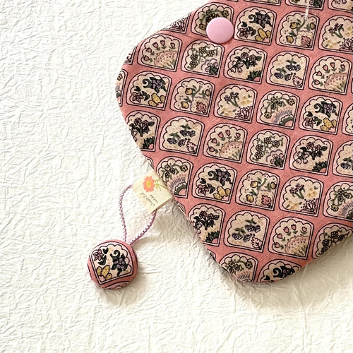 ちょこっとしまえるミニポーチ☆チャーム付き（縦横約13cm）小花