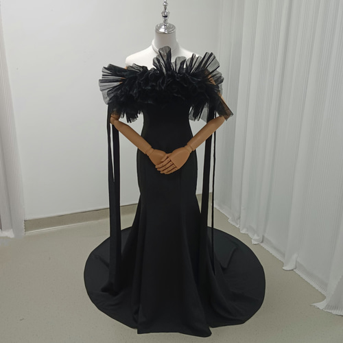 人気上昇！ カラードレス 黒 ラッフルフリル 2次会 挙式 オフショル 短  