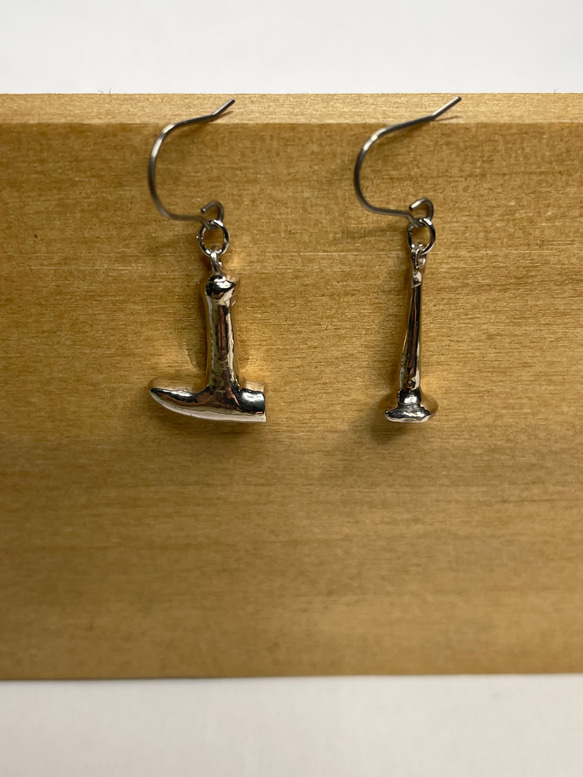 ハンドメイド ピアス 釘 金槌 オリジナル ピアス（フック・チェーン
