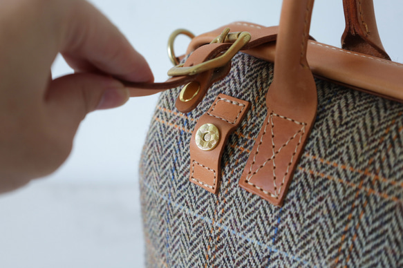 ★限量2件！ ★超人氣！手工製作的扣環皮革兩用單肩包。 第9張的照片