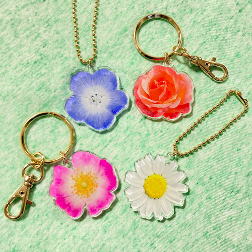 フラワーアクリルキーホルダー／L】ネモフィラ＊バラ2種