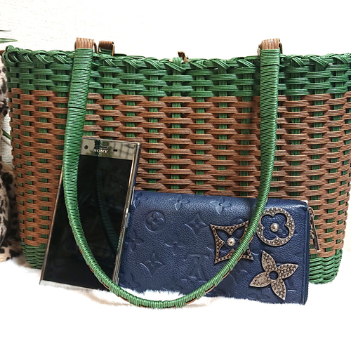 カパフ マルチカラーカゴバッグ パール ハンドバッグ グリーン系 ハンドメイド カパフ マルチカラーカゴバッグ パール ハンドバッグ グリーン系