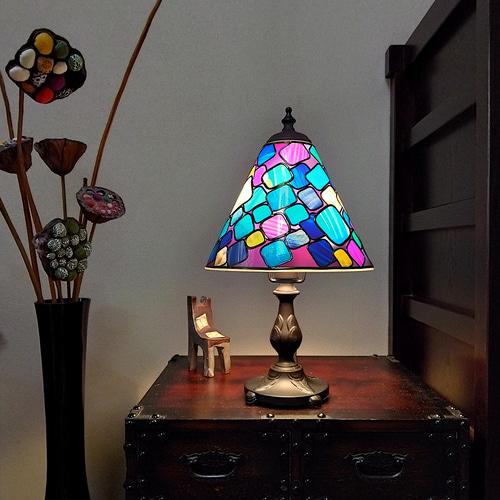 レトロモダンなランプ スタンドライト・テーブルランプ holy light