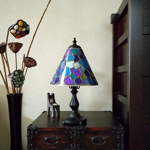 レトロモダンなランプ スタンドライト・テーブルランプ holy light