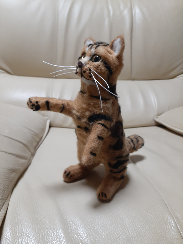 羊毛フェルト　猫(ベンガル) 羊毛フェルト 猫 ベンガル猫さん ねこ ネコ 猫フィギュア | iichi 日々