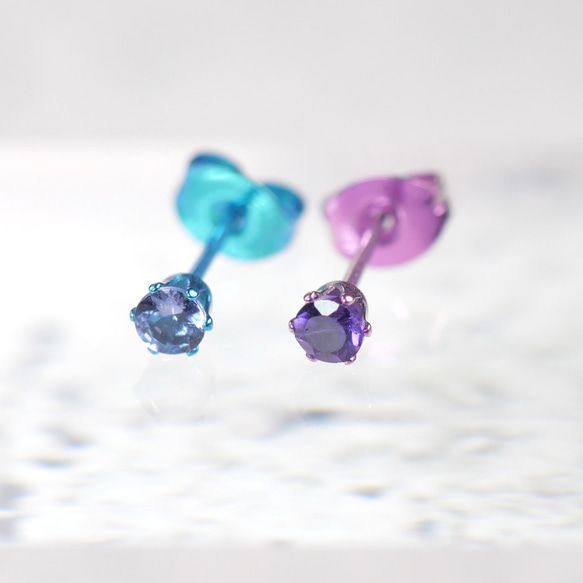【選べる誕生石】自分だけの色と石で作る純チタン製ピアス　結 4枚目の画像