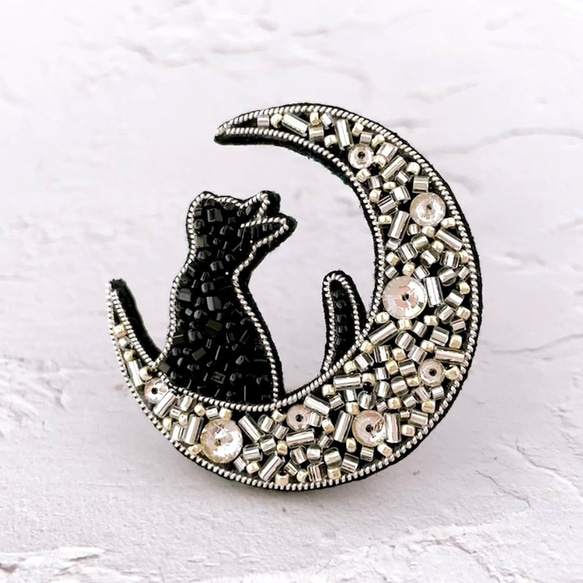 黒ねこのビーズ刺繍ブローチ | Usamaki