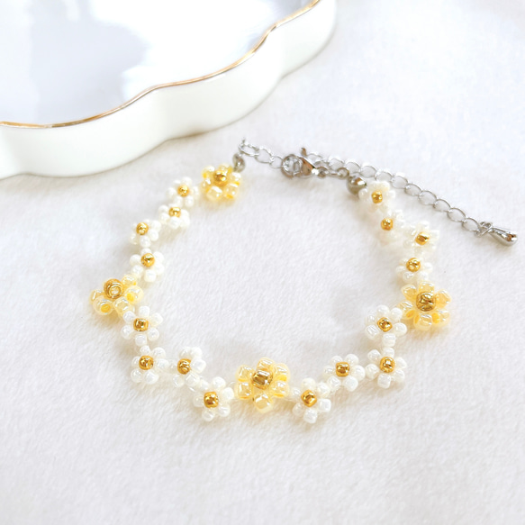 黄色×白のビーズブレスレット ブレスレット kuma beads 通販