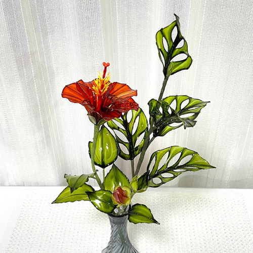 赤花時計草のアレンジメント アメリカンフラワー 【展示会作品】 アメリカンフラワー薔薇 /花のおけいこ アトリエCapri(大塚