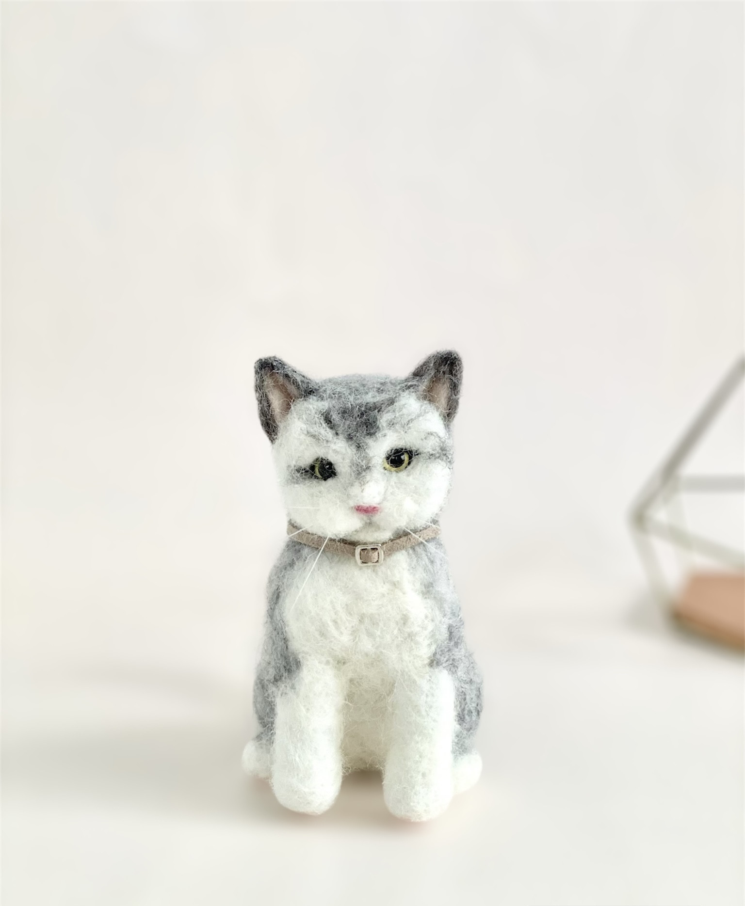 ハンドメイド  お座りネコちゃんの飾り　オーダー受付ページ ハンドメイド お座りネコちゃんの飾り オーダー受付ページ