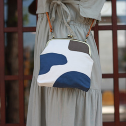 がま口ショルダーバッグ/本染め/手染め/一点物/本革 5枚目の画像