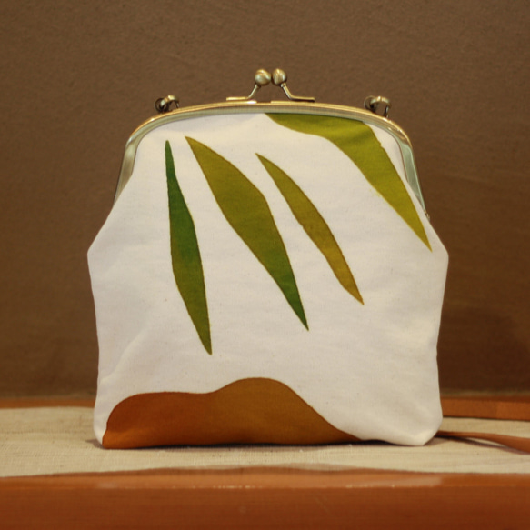 がま口ショルダーバッグ/本染め/手染め/一点物/本革 9枚目の画像