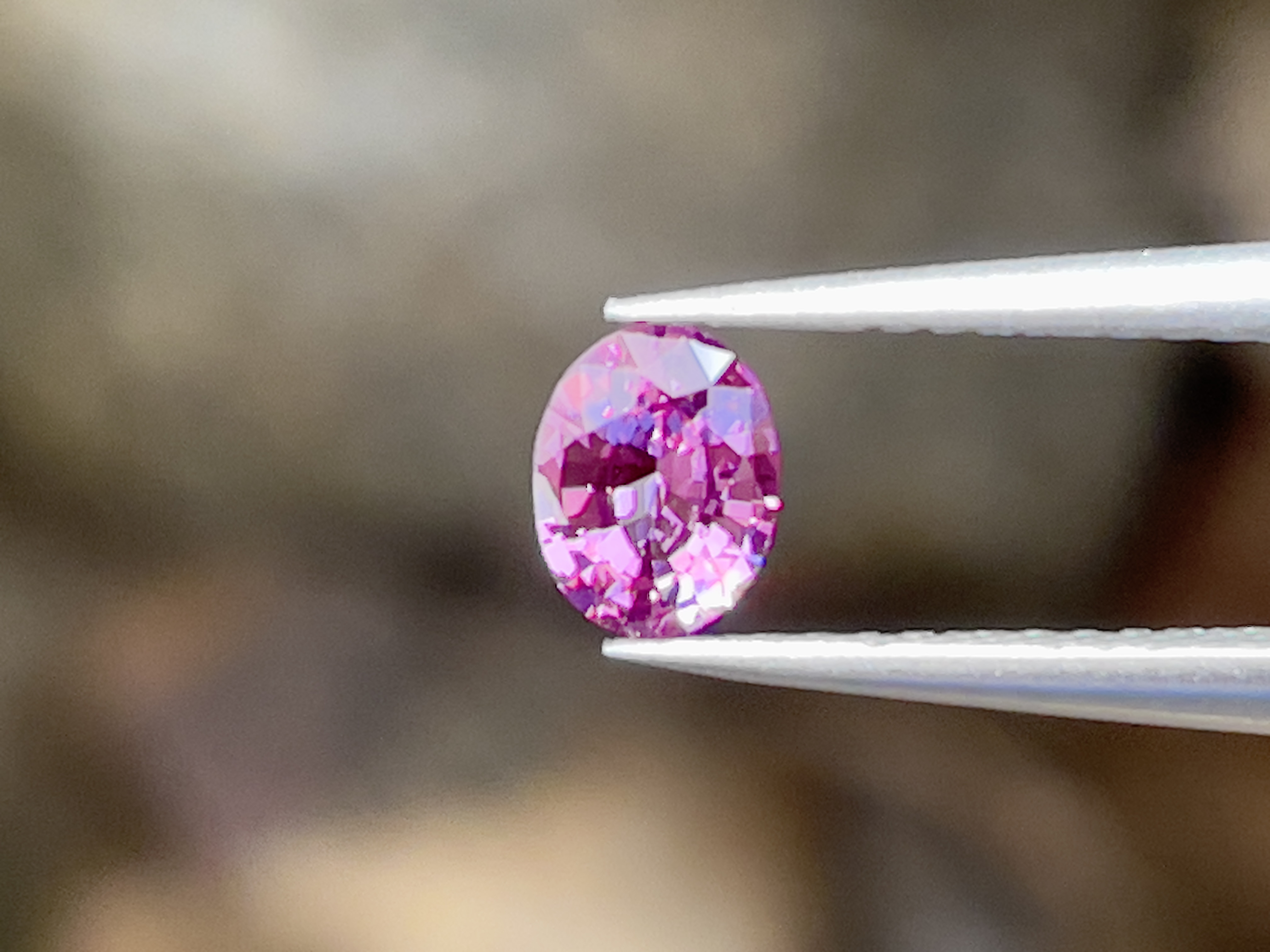 スリランカ産非加熱天然パープルサファイアルース