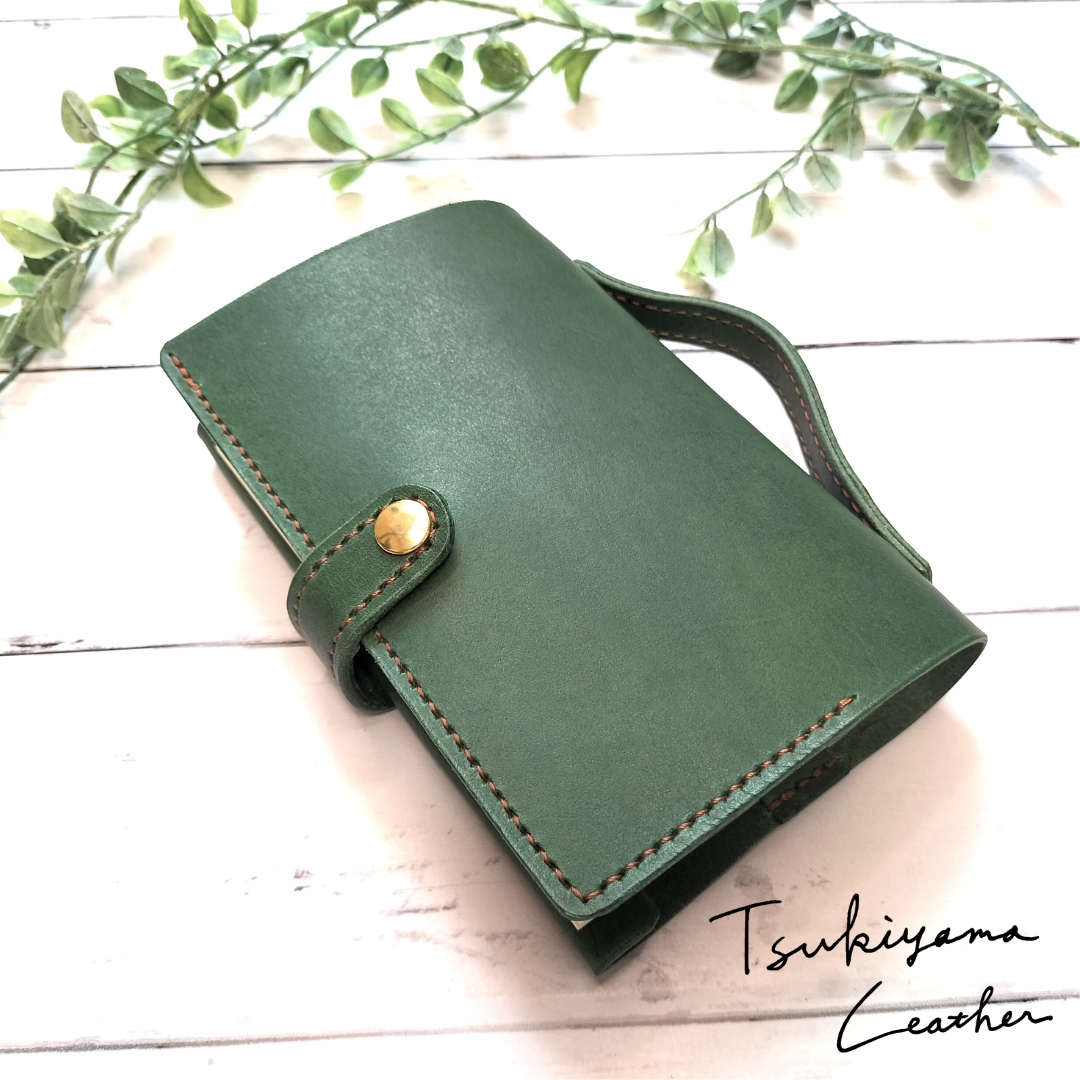 【文庫】名入れ可能な経年変化を楽しめる取手付きブックカバー【色各種あり】