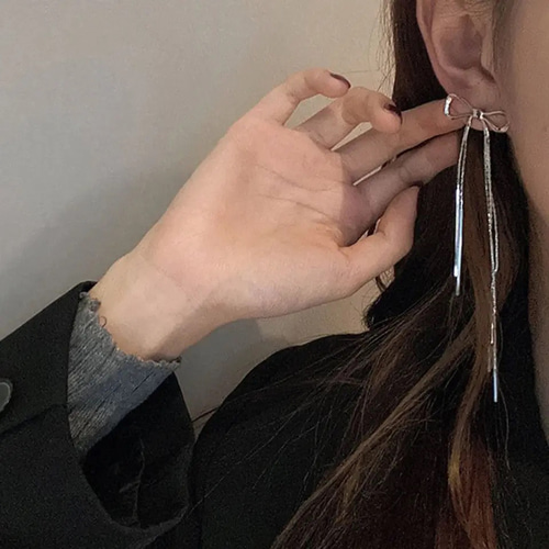 ♡数量限定♡ロングピアス チェーン りぼん 可愛い シルバーの