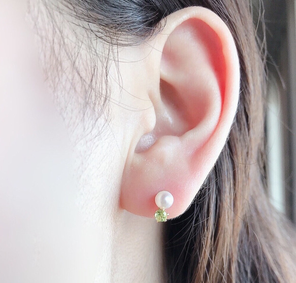 ✴︎太陽の石✴︎宝石質ペリドットとあこや真珠のサージカルステンレスピアス　つけっぱなしOK ８月誕生石アレルギー対応　緑 6枚目の画像