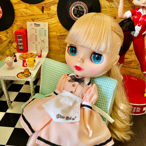 レトロモダン重ね襟のワンピースリカちゃんブライス