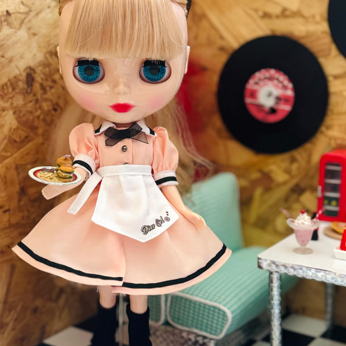 レトロモダン重ね襟のワンピースリカちゃんブライス