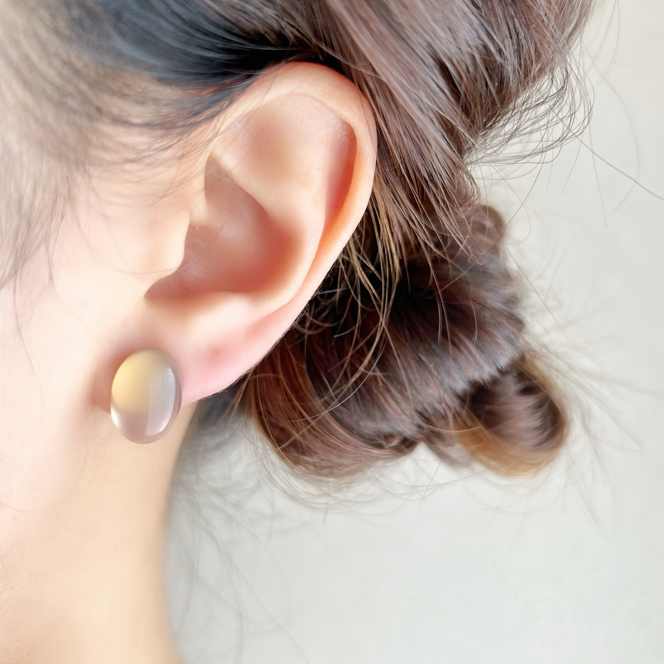 【JORIE】大粒 グレーオニキス　ピアス／イヤリング　サージカルステンレス刻印