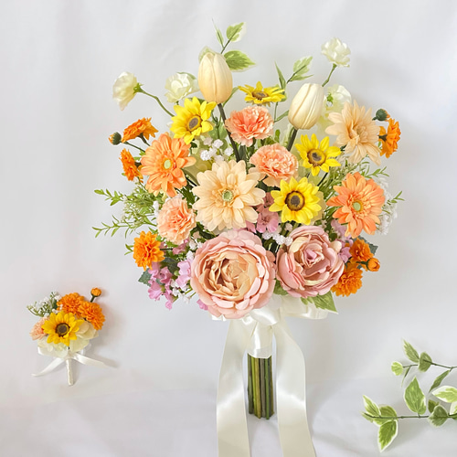 オーダーメイド】ひまわりとガーベラのナチュラルクラッチブーケ（造花