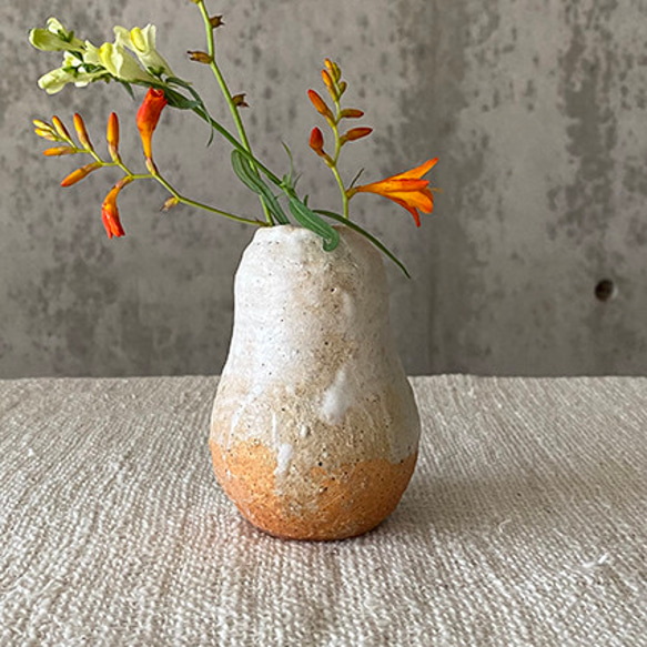 壺　花器　土器？ 花器 壺 土器のような器に白釉 一輪挿し・花瓶・花器 ひとつだけ