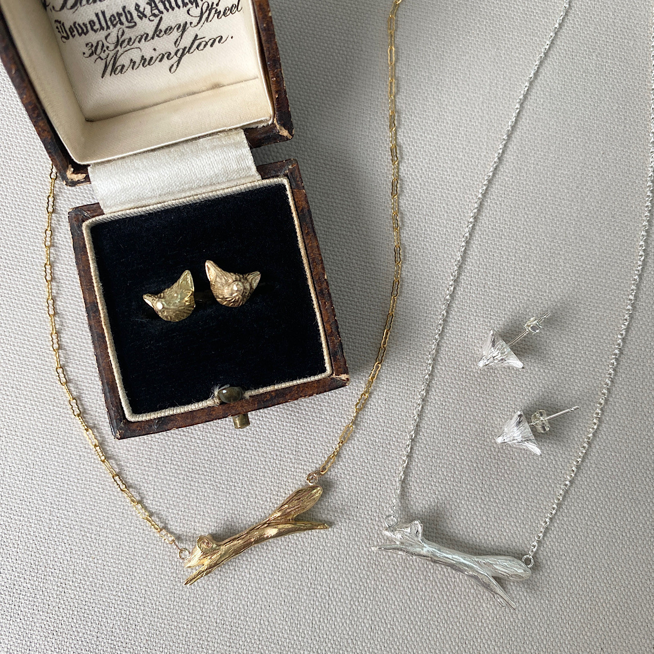 アンティークスタイル　フォックス　ネックレス