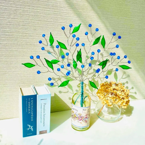ブルーのかすみ草のワイヤークラフト フラワーアレンジ ステンドグラス