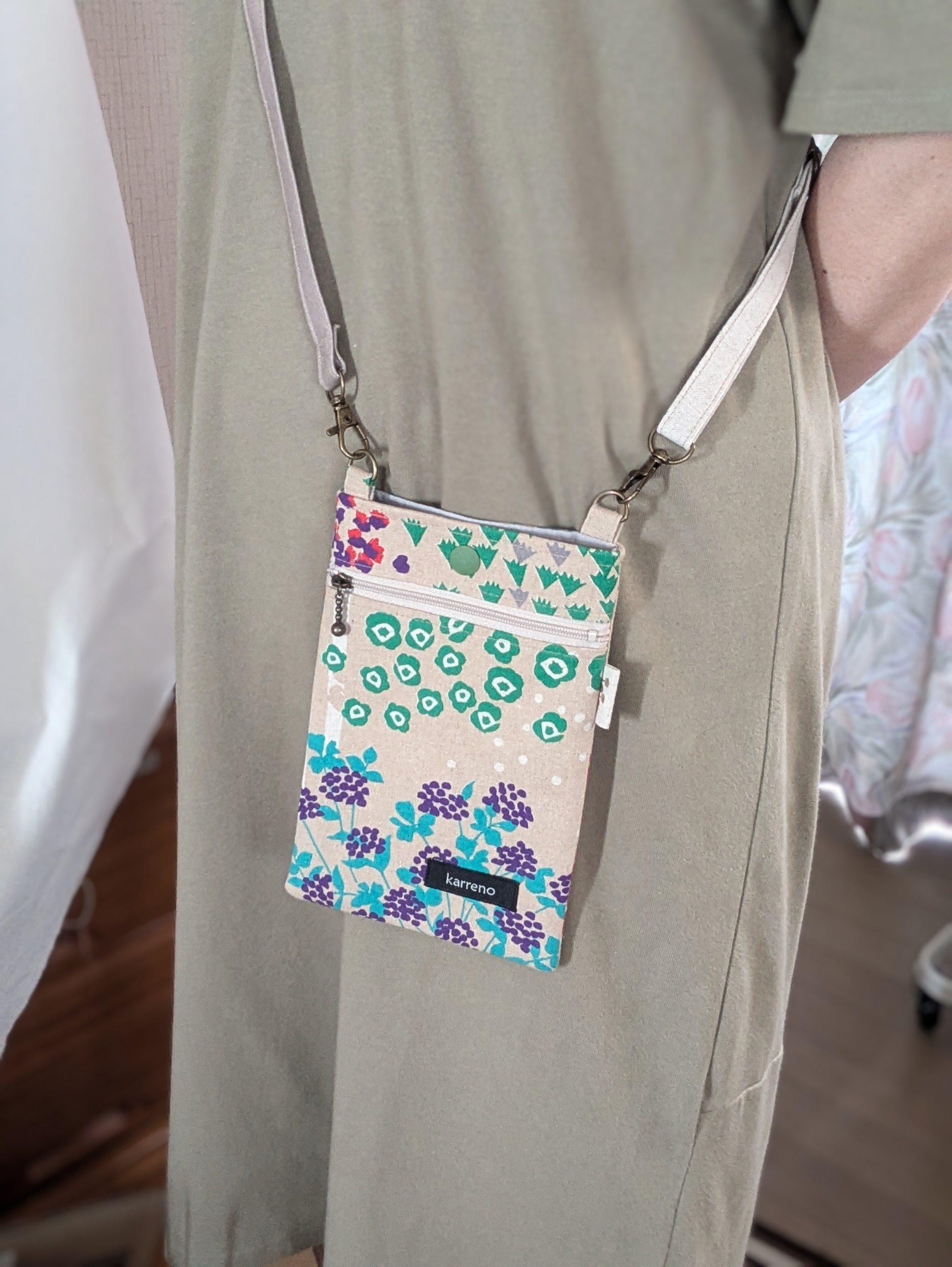 ハンドメイド お散歩ポシェット 小物入れ ミナペルホネン go!使用 泥臭い 