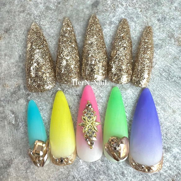 ブラックダイヤモンド風のキラキラ宝石ネイルデザインを楽しもう💎✨