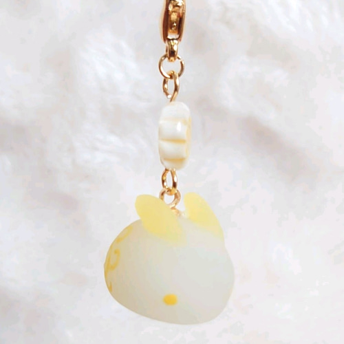 うさぎさんチャーム 紋様入り 蓄光 キーホルダー muiboo 通販 17942260