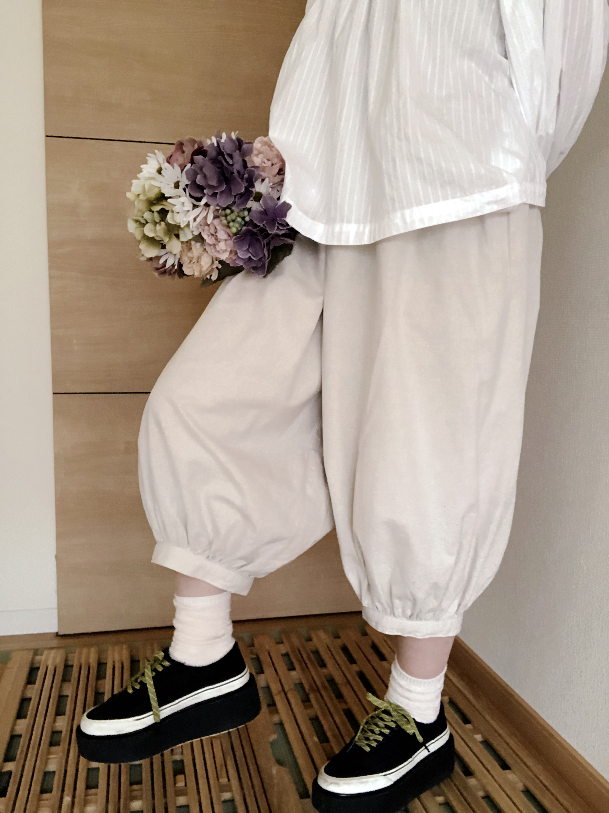 ハンドメイド  着画★ サルエルパンツ ★ ピエロパンツ ★ バルーンパンツ 可愛い❤️】ピエロパンツ☆バルーンパンツ♪黒×白ドット柄