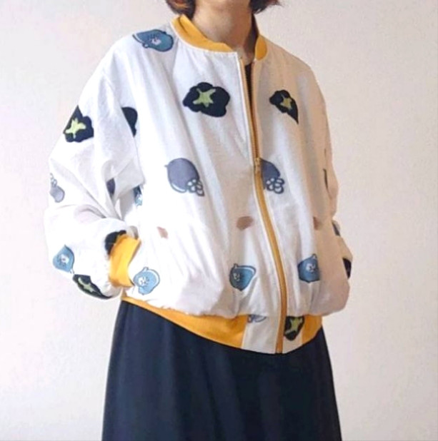 柿とかザクロの柄？ブルゾン