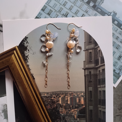 カラーオパールとブラックスピネルのピアス カラーオパールとブラックスピネルのピアス 14kgfブラックカラー