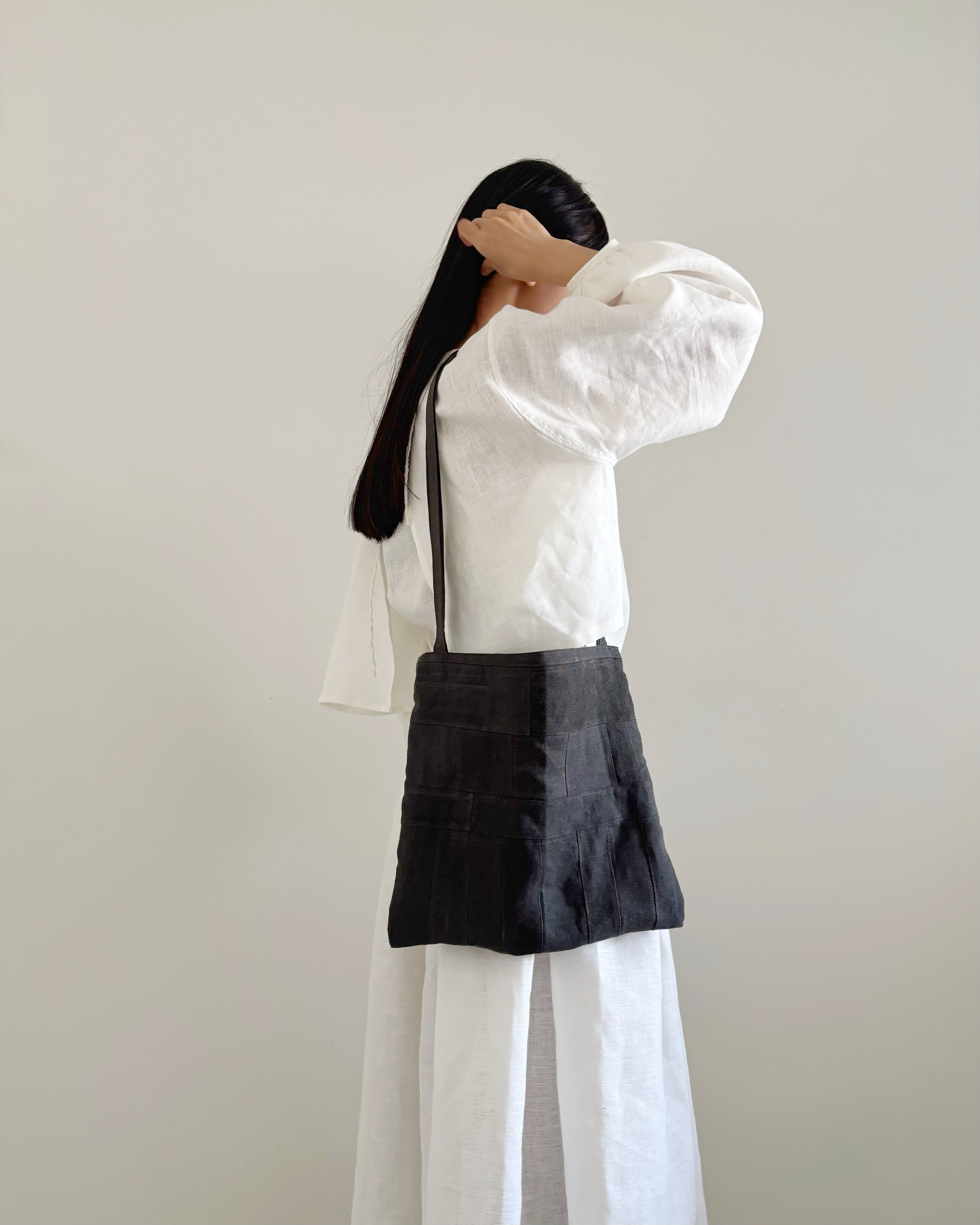 墨染めリネンのパッチワークトートバッグ