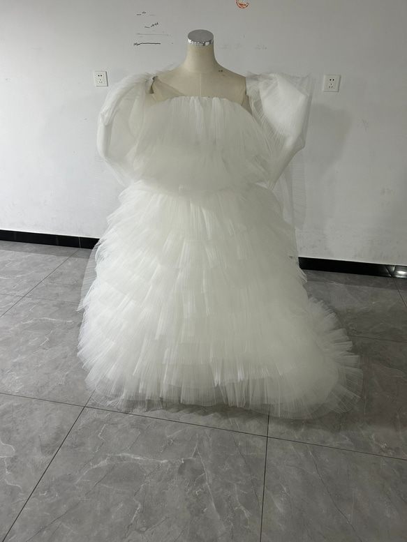 豪華！ウエディングドレス ベアトップ 姫袖 プリンセスライン 柔らかく  