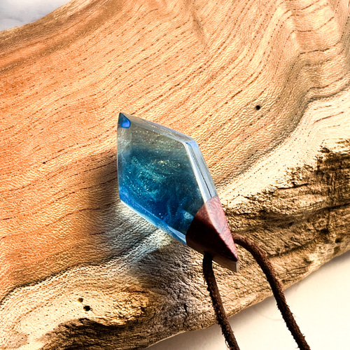 ウッドレジン ネックレス 鉱石〜瑠璃〜 ネックレス・ペンダント