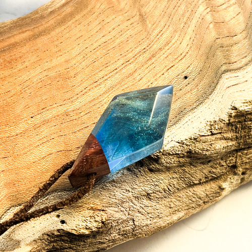 ウッドレジン ネックレス 鉱石〜瑠璃〜 ネックレス・ペンダント