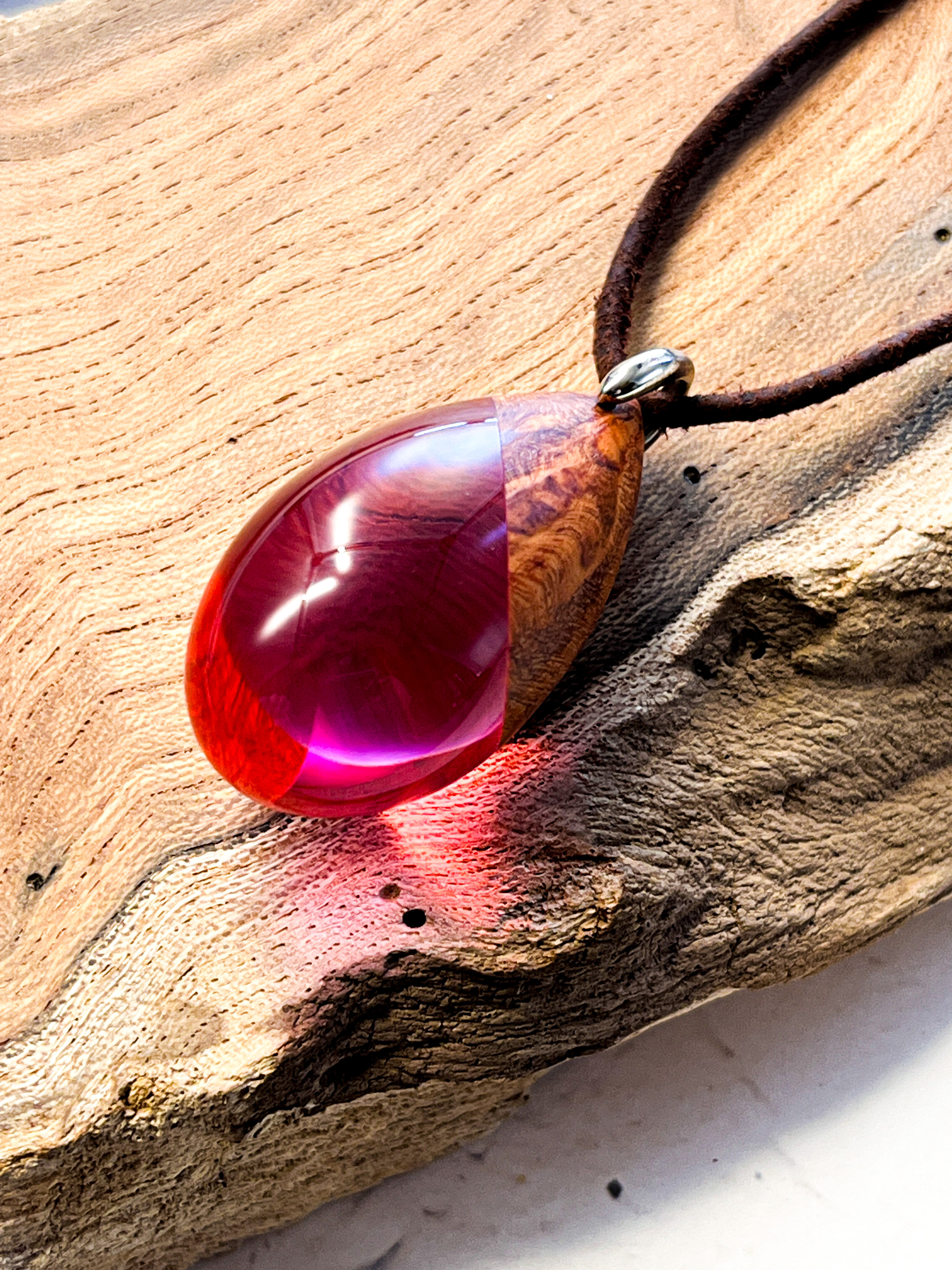 【1305】K☆　レジン　ネックレス　ペンダント　ハンドメイド 1305】K☆ レジン ネックレス ペンダント ハンドメイド 1305】K