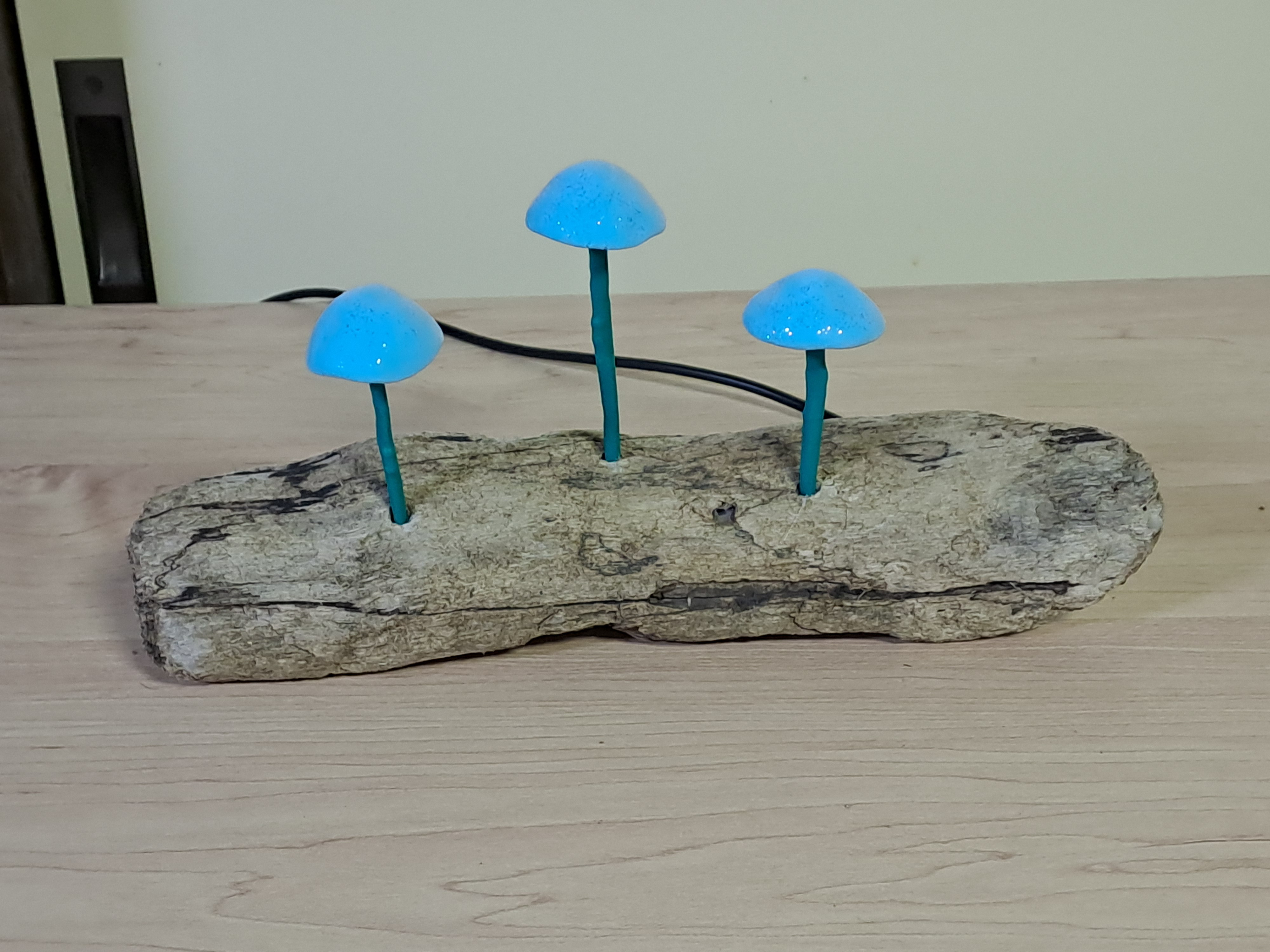 Mushlamp. ミニきのこランプ. Driftwood lamp. 流木ランプ.