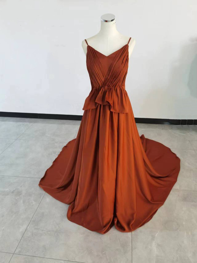 高品質！ テラコッタ色 背中見せ パーティードレス 　カラードレス ロケ撮、二次会/前撮り