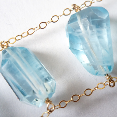 14kgf天然石大粒宝石質ブルートパーズの贅沢ブレスレット 高品質 宝石質 大粒 ブルー トパーズ × 14kgf の ブレスレット