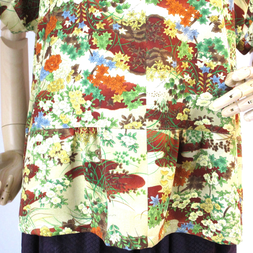 着物リメイク ハンドメイド ブラウスシャツ winepart12 R321 和の布創作服＞ 草花柄が華やかなブラウス 絹 着物リメイク 一品