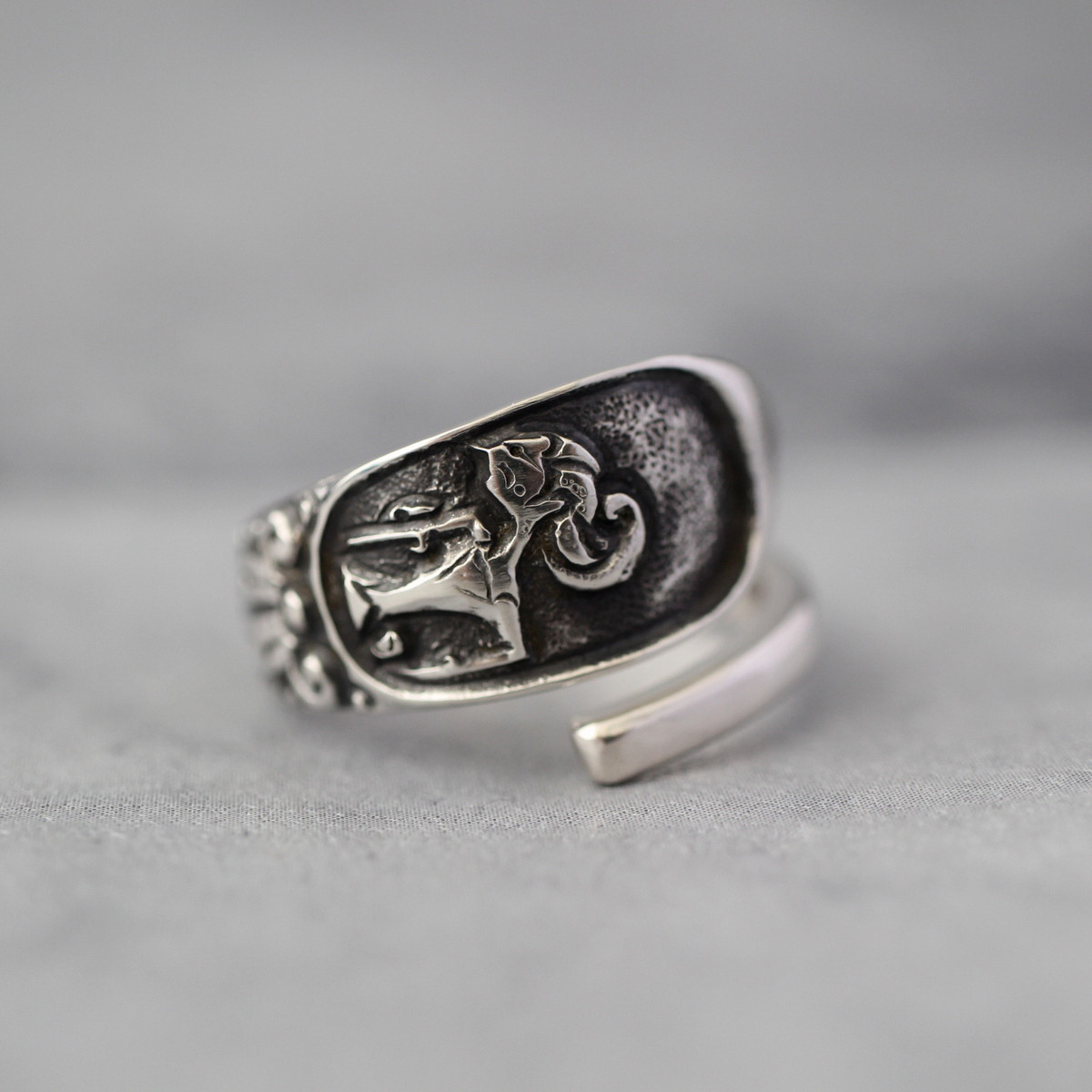 オリエンタルなシャム｜｜シルバー｜ヴィンテージ｜スプーンリング｜アジア｜抜け感のあるスタイリング｜リゾート｜ゆったり