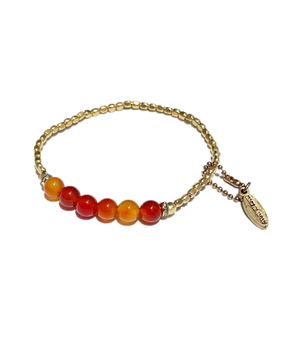 【期間限定SALE 700円OFF】カーネリアンとメタルパーツの チャーム付きブレスレット　天然石 264 7枚目の画像