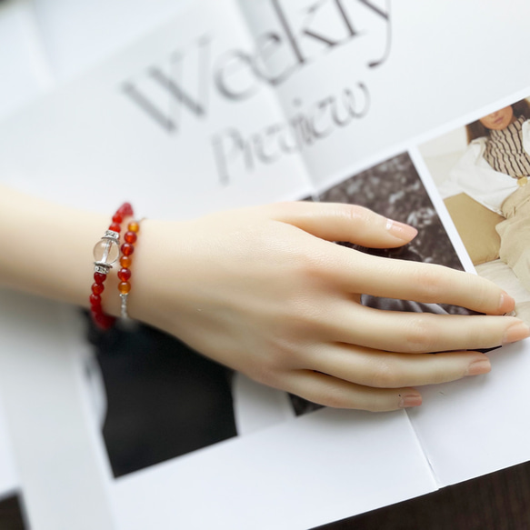 【期間限定SALE 700円OFF】カーネリアンとメタルパーツの チャーム付きブレスレット　天然石 264 5枚目の画像