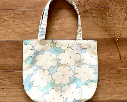 field of flower 両面　ふっくらまるみのトートバッグハンドメイド field of flower 両面 ふっくらまるみのトートバッグ