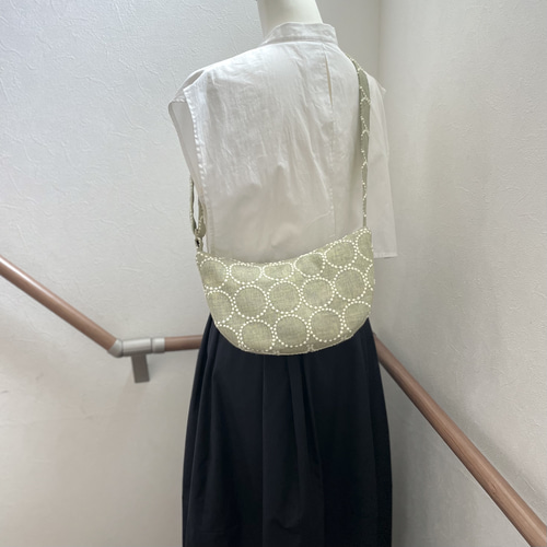 ⚮̈ミナペルホネン からだにフィットするボディバッグ 